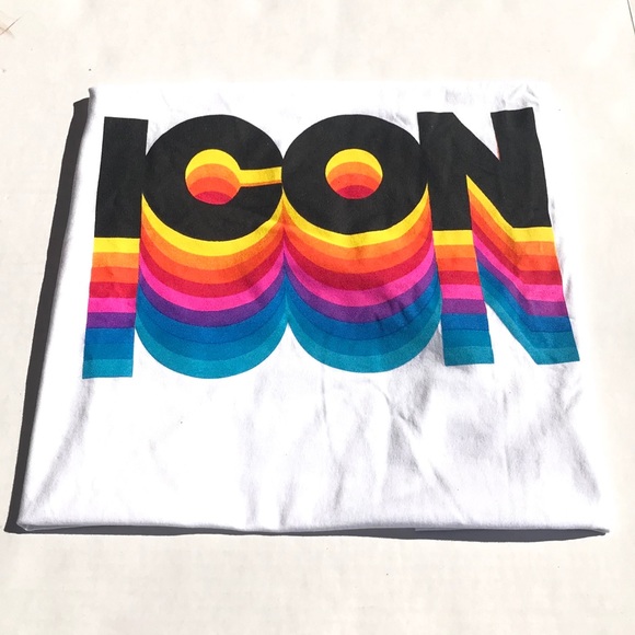 ***SOLD***White Graphic Teen. Best in tops. - Picture 3 of 4